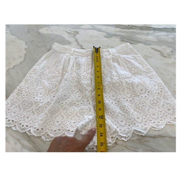 ZIMMERMANN IVORY WHITE COTTON SILK EYELET EMBROIDERY SHORTS SIZE AU 1 / US 4 - Picture 14 of 16
